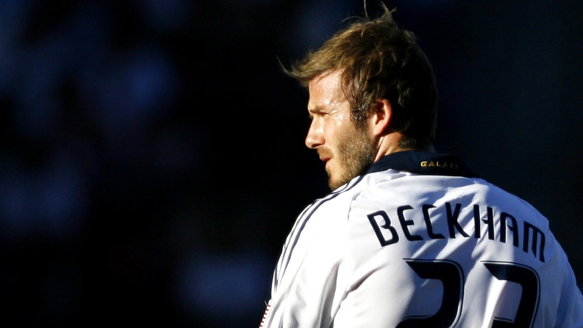 C罗领衔全明星慈善赛 与多位网红球星合作募款为地震灾区重建球场